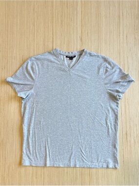 Men’s Micheal Kors V Neck Top